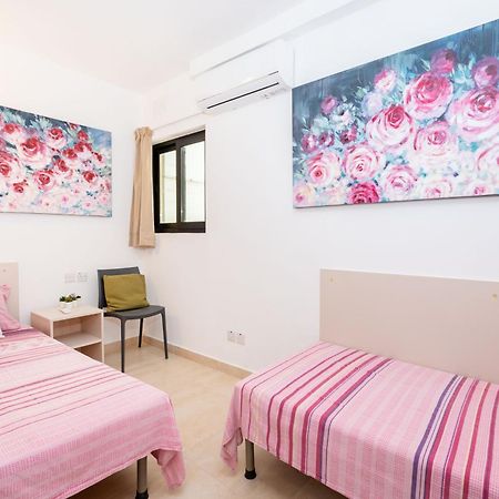 Islet Promenade Seafront Family Apartment With 2 Balconies By Getawaysmalta St. Paul's Bay Exteriér fotografie