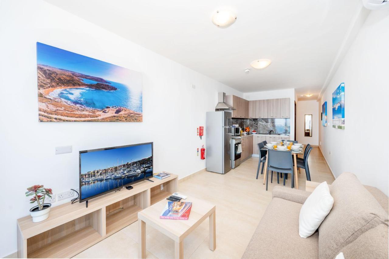 Islet Promenade Seafront Family Apartment With 2 Balconies By Getawaysmalta St. Paul's Bay Exteriér fotografie
