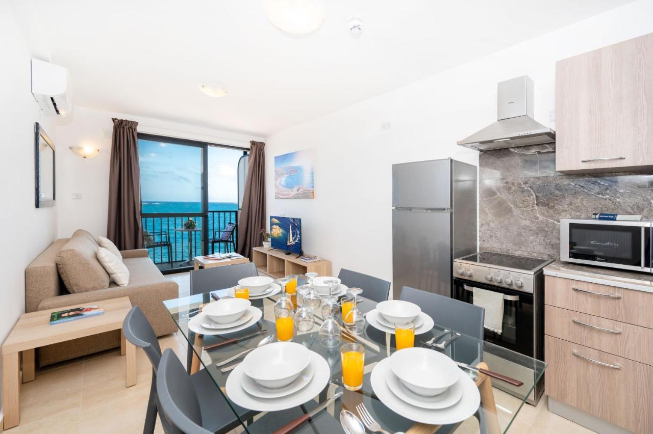 Islet Promenade Seafront Family Apartment With 2 Balconies By Getawaysmalta St. Paul's Bay Exteriér fotografie