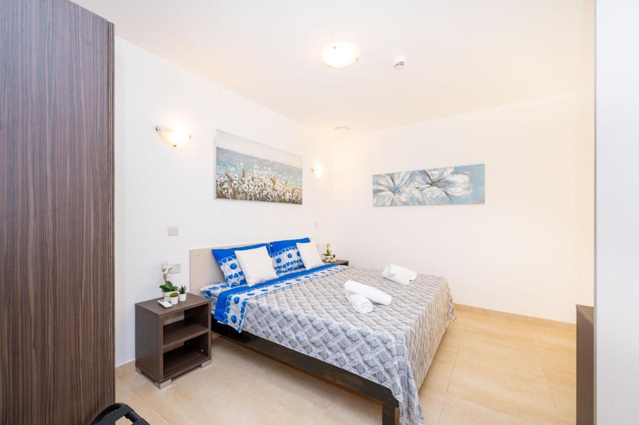 Islet Promenade Seafront Family Apartment With 2 Balconies By Getawaysmalta St. Paul's Bay Exteriér fotografie
