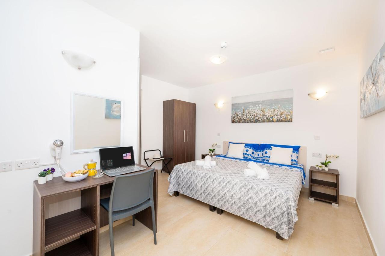 Islet Promenade Seafront Family Apartment With 2 Balconies By Getawaysmalta St. Paul's Bay Exteriér fotografie