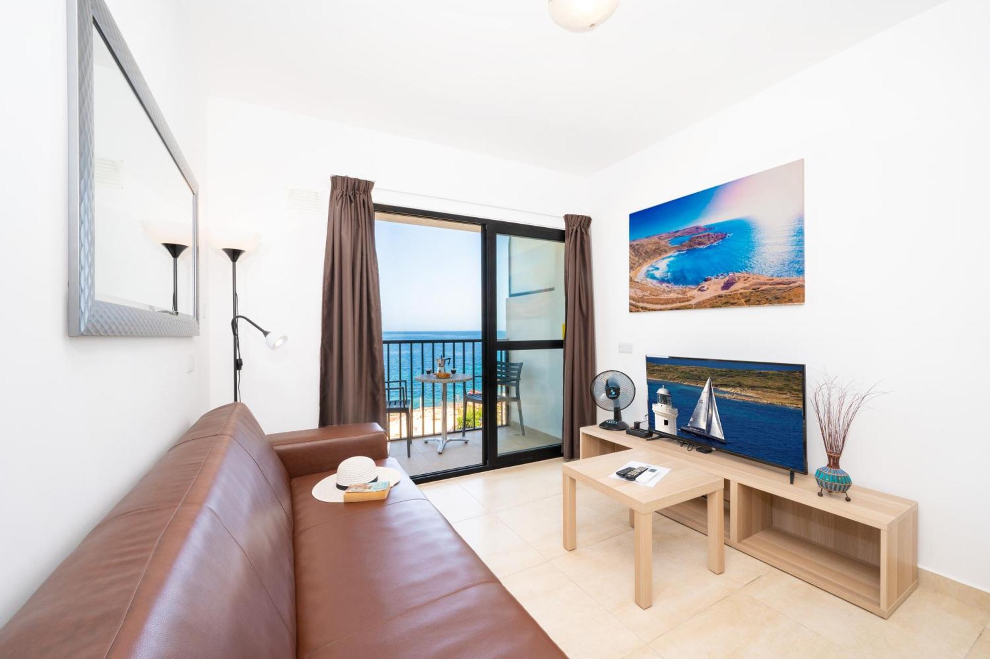 Islet Promenade Seafront Family Apartment With 2 Balconies By Getawaysmalta St. Paul's Bay Exteriér fotografie