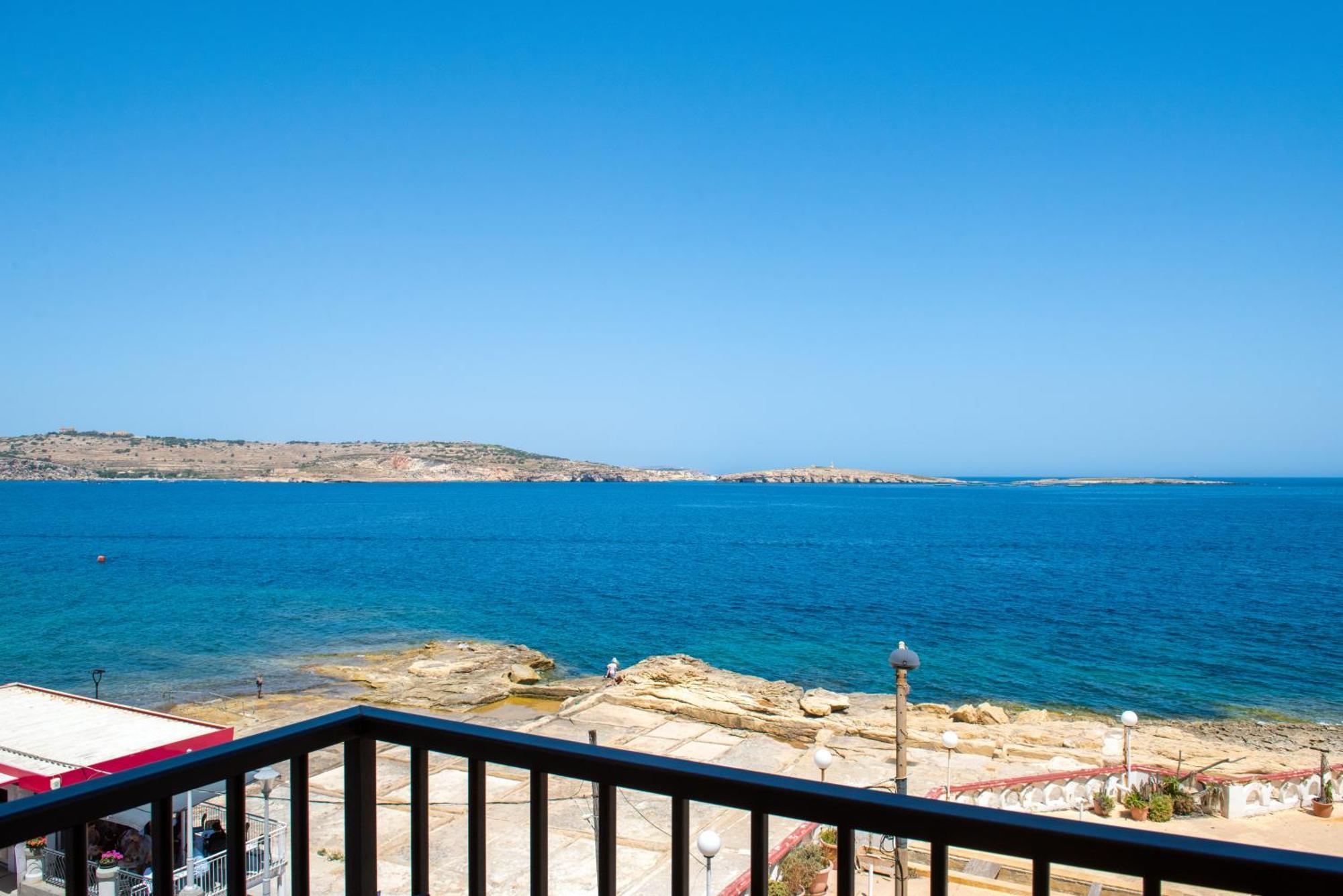 Islet Promenade Seafront Family Apartment With 2 Balconies By Getawaysmalta St. Paul's Bay Exteriér fotografie